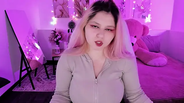 DiaAngell online show from 04/07/26, 07:47