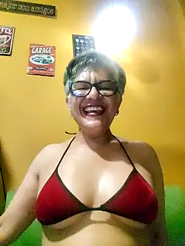 Snapshot of ilonna2025 chatting on 03/10/25, 12:18 ilonna2025 online show from 03/10/25, 12:18