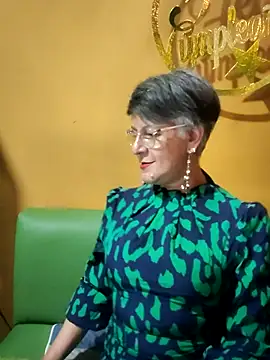 ilonna2025 online show from 04/14/26, 10:27