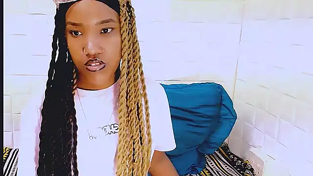 EroticSexyPrada online show from 03/19/25, 04:02