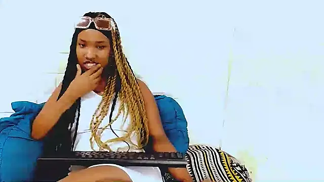 EroticSexyPrada online show from 03/22/25, 01:54