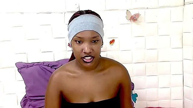 EroticSexyPrada online show from 03/29/26, 05:24