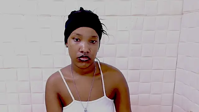 EroticSexyPrada online show from 04/18/26, 05:39