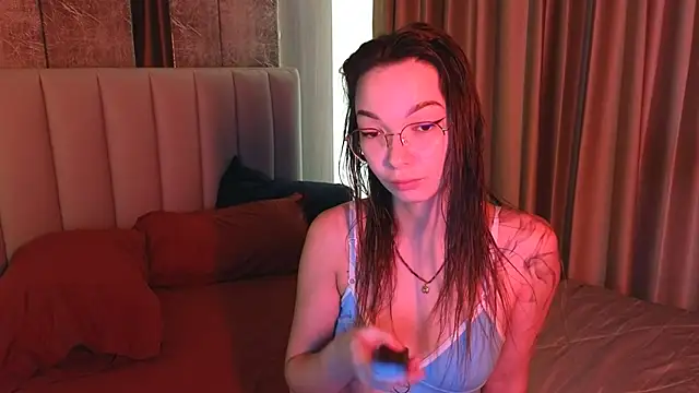 Snapshot of SusannJohnson chatting on 05/13/26, 12:19 SusannJohnson online show from 05/13/26, 12:19
