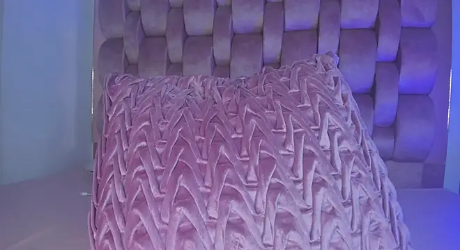 cutte hanna18 online show from 02/15/25, 05:39