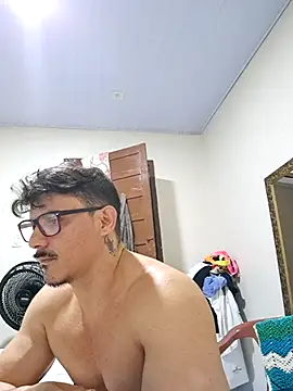 Snapshot of casaputo41 chatting on 02/08/25, 11:45 casaputo41 online show from 02/08/25, 11:45