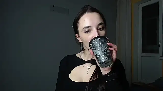 Snapshot of Eva_Gloryy chatting on 01/23/25, 05:21 Eva Gloryy online show from 01/23/25, 05:21
