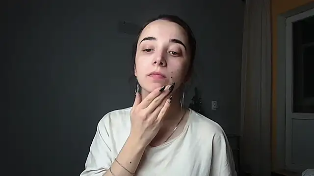 Snapshot of Eva_Gloryy chatting on 01/27/25, 04:54 Eva Gloryy online show from 01/27/25, 04:54