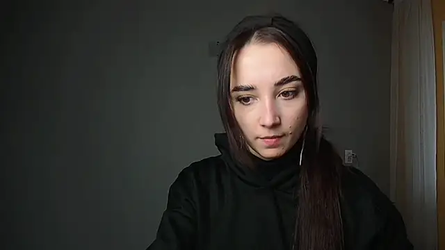Snapshot of Eva_Gloryy chatting on 02/15/25, 01:49 Eva Gloryy online show from 02/15/25, 01:49