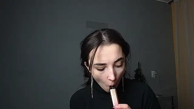 Snapshot of Eva_Gloryy chatting on 02/17/25, 08:26 Eva Gloryy online show from 02/17/25, 08:26