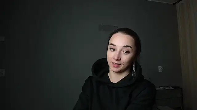 Snapshot of Eva_Gloryy chatting on 03/18/25, 08:37 Eva Gloryy online show from 03/18/25, 08:37