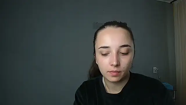Snapshot of Eva_Gloryy chatting on 09/19/25, 10:05 Eva Gloryy online show from 09/19/25, 10:05