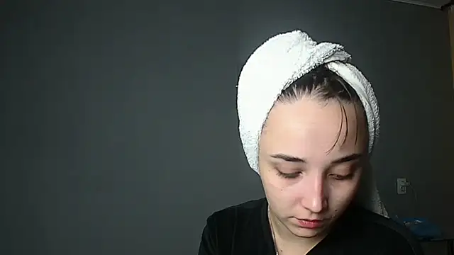 Snapshot of Eva_Gloryy chatting on 10/04/25, 10:08 Eva Gloryy online show from 10/04/25, 10:08