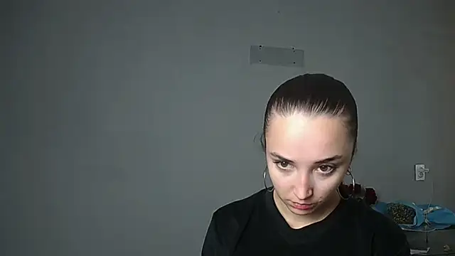 Snapshot of Eva_Gloryy chatting on 10/13/25, 08:47 Eva Gloryy online show from 10/13/25, 08:47