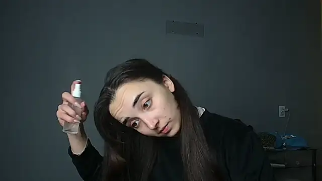 Snapshot of Eva_Gloryy chatting on 10/16/25, 05:36 Eva Gloryy online show from 10/16/25, 05:36