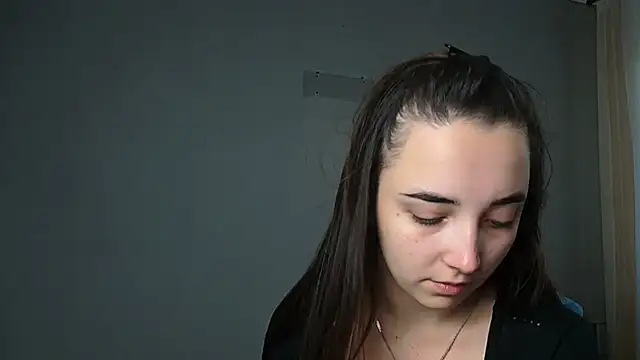 Snapshot of Eva_Gloryy chatting on 10/30/25, 08:27 Eva Gloryy online show from 10/30/25, 08:27