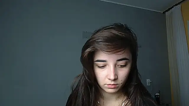 Snapshot of Eva_Gloryy chatting on 11/15/25, 01:07 Eva Gloryy online show from 11/15/25, 01:07