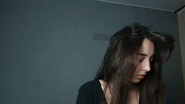 Snapshot of Eva_Gloryy chatting on 11/17/25, 02:01 Eva Gloryy online show from 11/17/25, 02:01