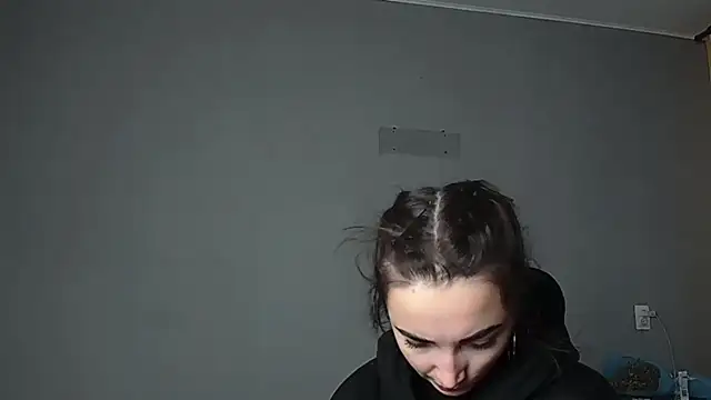 Snapshot of Eva_Gloryy chatting on 12/04/25, 11:08 Eva Gloryy online show from 12/04/25, 11:08