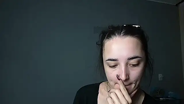 Snapshot of Eva_Gloryy chatting on 12/05/25, 03:41 Eva Gloryy online show from 12/05/25, 03:41