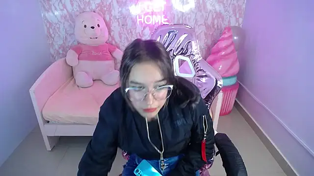 kassandra ch  online show from 01/30/25, 04:24