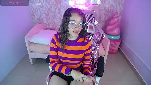 kassandra ch  online show from 02/07/25, 04:35