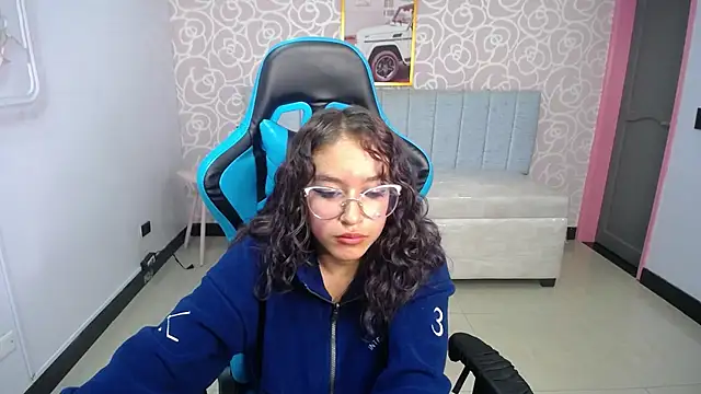 kassandra ch  online show from 02/14/25, 11:31