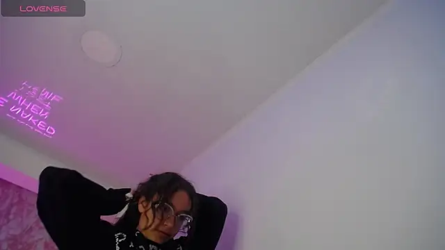 kassandra ch  online show from 03/11/25, 07:47