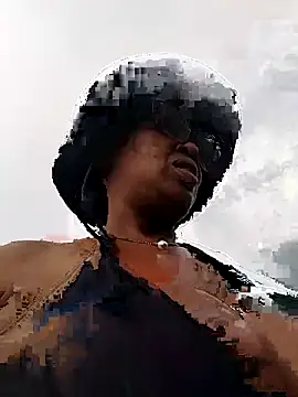 Snapshot of bubblendz1988 chatting on 12/17/25, 06:08 bubblendz1988 online show from 12/17/25, 06:08