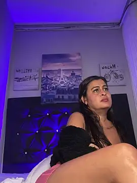 Snapshot of Lili__taylor chatting on 03/14/25, 02:19 Lili taylor online show from 03/14/25, 02:19