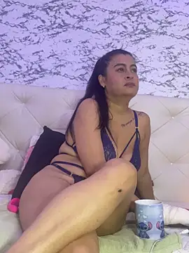 Snapshot of Lili__taylor chatting on 09/22/25, 01:13 Lili taylor online show from 09/22/25, 01:13