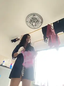 Snapshot of Lili__taylor chatting on 09/25/25, 12:20 Lili taylor online show from 09/25/25, 12:20