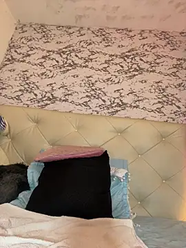 Snapshot of Lili__taylor chatting on 10/04/25, 12:30 Lili taylor online show from 10/04/25, 12:30