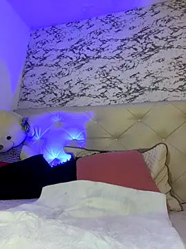 Snapshot of Lili__taylor chatting on 10/16/25, 12:44 Lili taylor online show from 10/16/25, 12:44