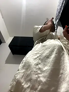 Snapshot of Lili__taylor chatting on 10/19/25, 03:29 Lili taylor online show from 10/19/25, 03:29