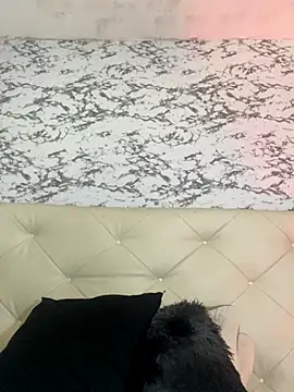 Snapshot of Lili__taylor chatting on 10/28/25, 05:00 Lili taylor online show from 10/28/25, 05:00