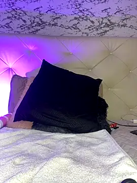 Snapshot of Lili__taylor chatting on 11/04/25, 04:22 Lili taylor online show from 11/04/25, 04:22