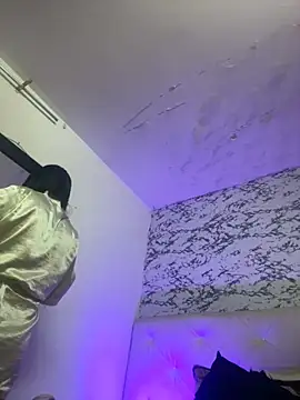 Snapshot of Lili__taylor chatting on 11/05/25, 04:12 Lili taylor online show from 11/05/25, 04:12