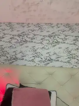 Snapshot of Lili__taylor chatting on 11/22/25, 01:04 Lili taylor online show from 11/22/25, 01:04