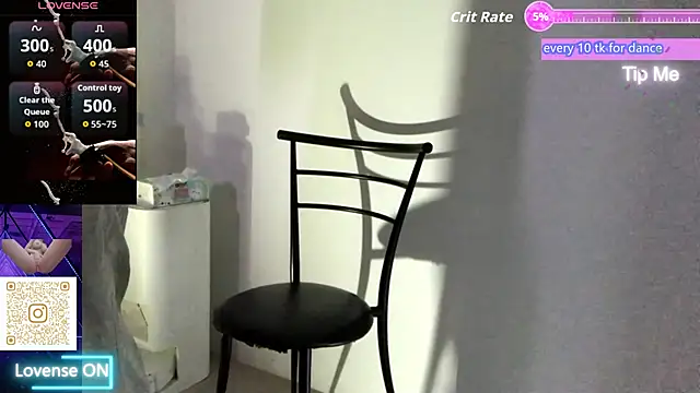 Snapshot of chanentino2 chatting on 11/17/25, 05:52 chanentino2 online show from 11/17/25, 05:52