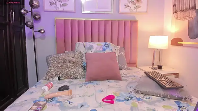 ValerieJones 1 online show from 03/06/25, 08:05