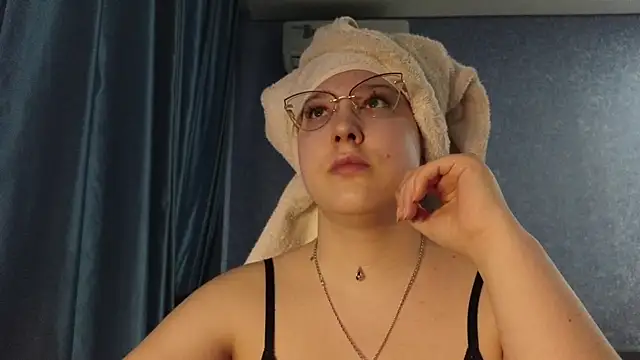 HotBrandyX online show from 04/05/26, 12:24