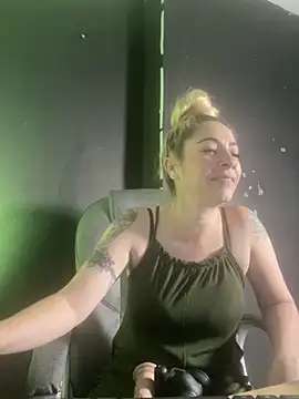 viktoria davis  online show from 03/06/25, 01:48