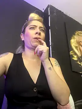 viktoria davis  online show from 09/19/25, 10:43