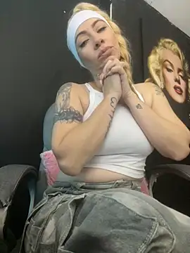 viktoria davis  online show from 10/02/25, 11:34