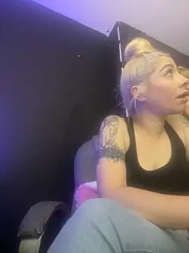 viktoria davis  online show from 10/14/25, 10:43