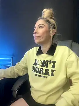 viktoria davis  online show from 11/27/25, 12:24