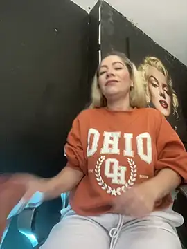 viktoria davis  online show from 03/04/26, 10:16