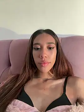 Snapshot of zoe_storm chatting on 01/18/25, 11:22 zoe storm online show from 01/18/25, 11:22