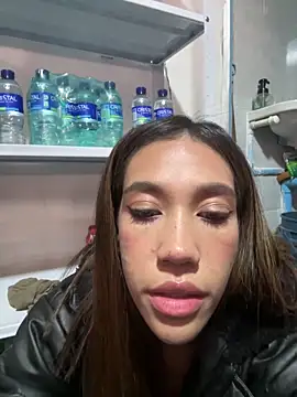 Snapshot of zoe_storm chatting on 01/21/25, 10:08 zoe storm online show from 01/21/25, 10:08